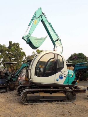 ขายรถขุด ยี่ห้อ:KOBELCO แบบ: SK60-3 รถเก่านอกแท้ มีเอกสารใบอินวอย รถไม่เคยใช้งานในไทย100\% เครื่อสวยระบบดี  เอวแน้น เครื่องนิ่ม ราคาต่อรองได้ รถพร้อมใช้งาน  สนใจติดต่อ: 099-907-9273 กิ๊ฟ กมลชนก