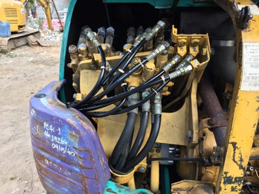 ขายรถขุด ยี่ห้อ: KOMATSU แบบ: PC40-7(หัวเก๋ง) รถเก่านอกแท้ มีเอกสารใบอินวอย รถไม่เคยผ่านการใช้งาน100\% ราคาต่อรองได้ สนใจติดต่อ: 099-907-9273 กิ๊ฟ กมลชนก