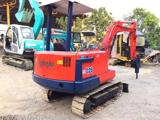 ขายรถขุด ยี่ห้อ: KUBOTA แบบ: KX-026  รถเก่านอกแท้100\% มีเอกสารใบอินวอย รถไม่เคยใช้งานในไทย100\%  รถทำสีพร้อมเก็บรั่วซึม และ เปลี่ยนระบบกรอง-น้ำมัน ทั้งหมด ราคา 330,000 บาท (หัวกระแทก+บุ้งกี๋) ราคานี้ถือว่าคุ้มมาก สนใจติดต่อ-ต่อรองราคาได้ที่   โทร: 099-907-