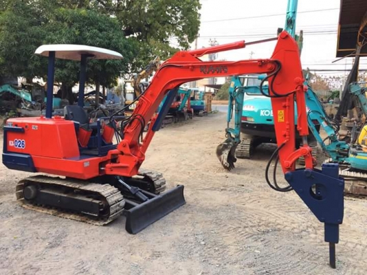 ขายรถขุด ยี่ห้อ: KUBOTA แบบ: KX-026  รถเก่านอกแท้100\% มีเอกสารใบอินวอย รถไม่เคยใช้งานในไทย100\%  รถทำสีพร้อมเก็บรั่วซึม และ เปลี่ยนระบบกรอง-น้ำมัน ทั้งหมด ราคา 330,000 บาท (หัวกระแทก+บุ้งกี๋) ราคานี้ถือว่าคุ้มมาก สนใจติดต่อ-ต่อรองราคาได้ที่   โทร: 099-907-
