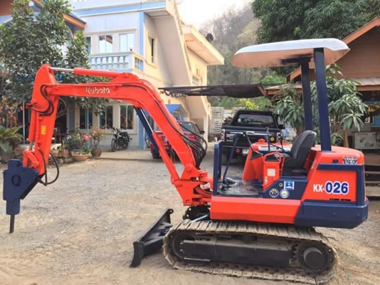 ขายรถขุด ยี่ห้อ: KUBOTA แบบ: KX-026  รถเก่านอกแท้100\% มีเอกสารใบอินวอย รถไม่เคยใช้งานในไทย100\%  รถทำสีพร้อมเก็บรั่วซึม และ เปลี่ยนระบบกรอง-น้ำมัน ทั้งหมด ราคา 330,000 บาท (หัวกระแทก+บุ้งกี๋) ราคานี้ถือว่าคุ้มมาก สนใจติดต่อ-ต่อรองราคาได้ที่   โทร: 099-907-