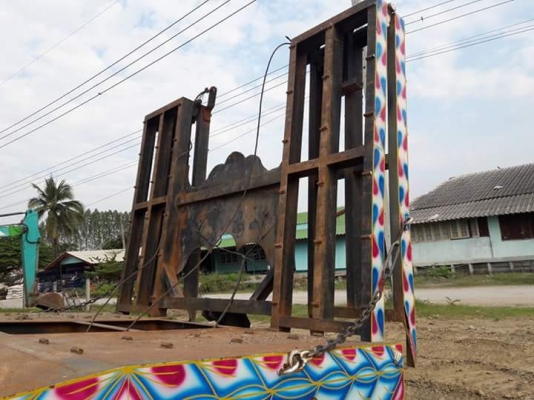 ขายรถแทลเลอร์  HINO 3H  เครื่อง  195   2 เพลา  สภาพดี  พร้อมใช้  พร้อมเล่มทะเบียน  โทร  089-3818694  ดวงนภา