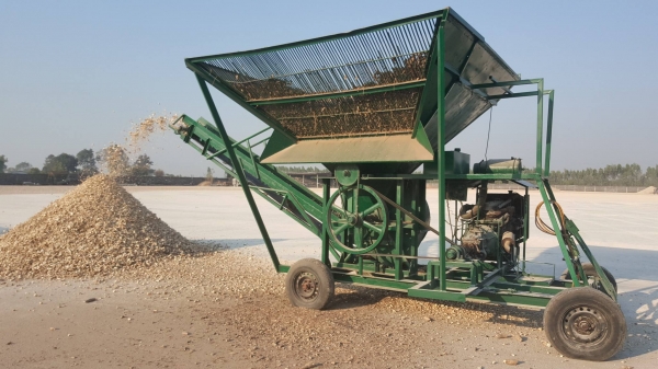 เครื่องฝานมันสำปะหลัง โทร.064-0144777 LINE : somdej1