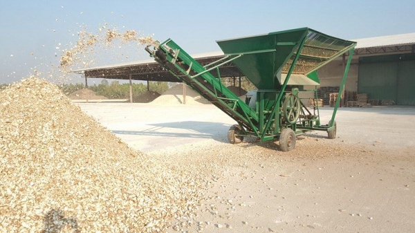 เครื่องฝานมันสำปะหลัง โทร.064-0144777 LINE : somdej1