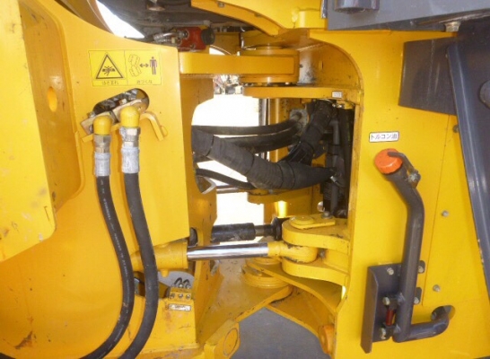 ขาย TCM ZW220 ปี2012 นำเข้าจากญี่ปุ่น ราคาถูก โทร.090-986-2521 อ๊อบ