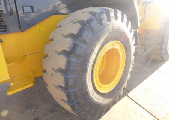 ขาย TCM ZW220 ปี2012 นำเข้าจากญี่ปุ่น ราคาถูก โทร.090-986-2521 อ๊อบ