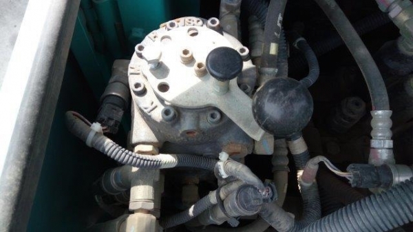 KOBELCO SK135SR รถเก่านอก100\%