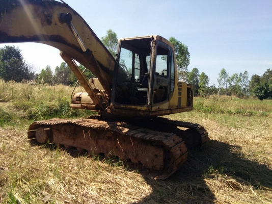 KOMATSU PC200-6 ราคา 475,000 บาท เครื่อง6BD1-Turbo ดี ปั้มแรง โช่หนา เอวแน่ใหม่  ไฟฟ้าตีด  เอกสารเล่มทะเบียน