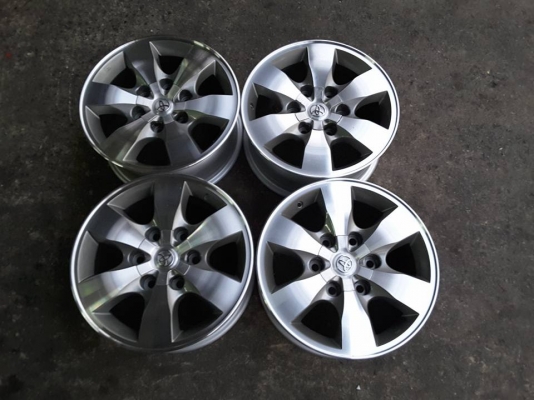 ล้อ Vigo 4WD  ขอบ16*7 สภาพสวยๆ 1ชุด