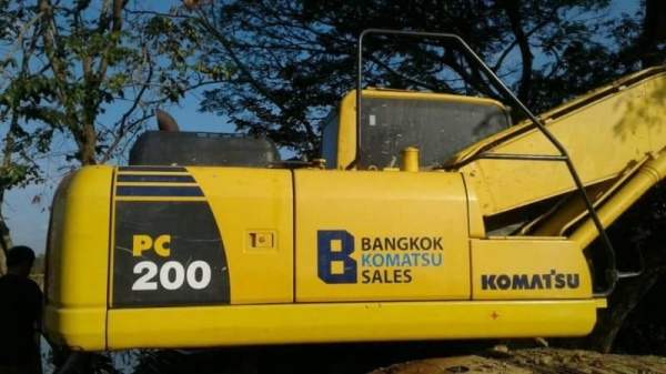 KOMATSU PC200-8 MO ราคา 2,150,000 บาท 7,xxx ชั่วโมง เครื่องดี ปั้มแรง ไฟฟ้าครบ เอกสารอินวอยท์
