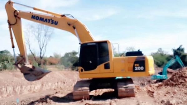 KOMATSU PC200-8 MO ราคา 2,150,000 บาท 7,xxx ชั่วโมง เครื่องดี ปั้มแรง ไฟฟ้าครบ เอกสารอินวอยท์