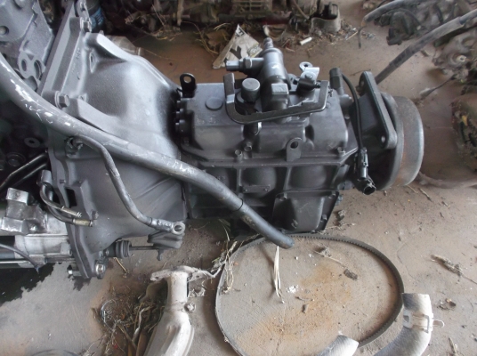 ขายเครื่องพร้อมเกียร์ MITSUBISHI  4D34 TURBO  เครื่องนอก มีหมายเลข