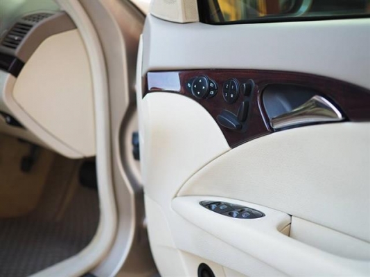 Mercedes Benz E220 CDI Classic สีน้ำตาล ปี 2005