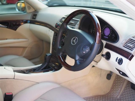 Mercedes Benz E220 CDI Classic สีน้ำตาล ปี 2005