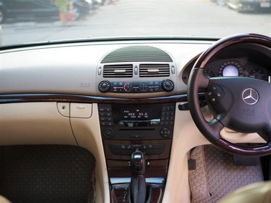 Mercedes Benz E220 CDI Classic สีน้ำตาล ปี 2005