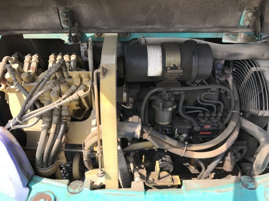 รถขุด Komatsu PC40-7E ตู้เก๋ง เครื่องดำ อาร์มเป็นหัวกระแทกได้ จากญี่ปุ่น