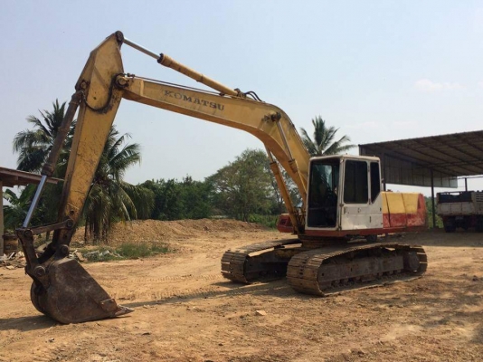 ขาย 585,000 KOMATSU pc 200-5 คอลโทนสั้น  ไฟฟ้าครบ เครื่องดี ปั้มแรง ช่วงล่างเต็ม รถพร้อมใช้ รถอยู่ ราชบุรี 090-772-3710 090-772-3708