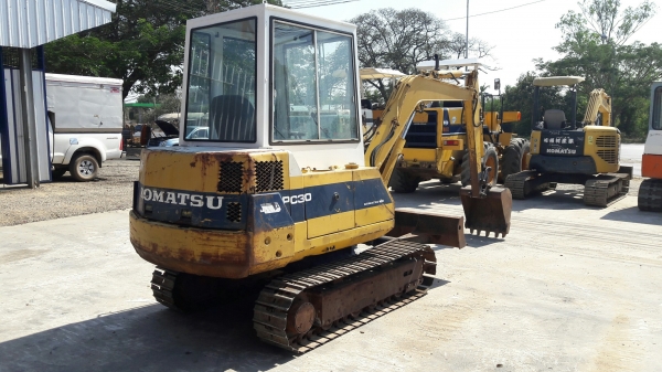 รถขุด Komatsu PC30-6 เก่าญี่ปุ่น