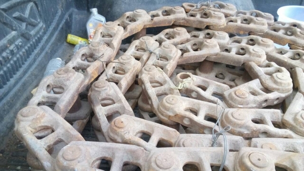 ขายโซ่ รถแมคโค CAT-320 ใส่ได้หลายรุ่น 1-2-B-D ใส่โกเบ SK-200-3-5-8 มีเส้นเดียว ขายไม่แพงครับ ขายโซ่ รถแมคโค CAT-320 ใส่ได้หลายรุ่น 1-2-B-D ใส่โกเบ SK-200-3-5-8 มีเส้นเดียว ขายไม่แพงครับ