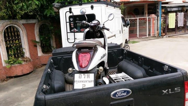 ขายครับ 48000บาท อย่างหล่อ ปลั๊กไฟครบ ล้อแม็ก17x9" มีกล่องเก็บของด้านหน้า หัวบอล 2" รถเก๋งลากได้ครับ 083 5996979 ขายครับ 48000บาท อย่างหล่อ ปลั๊กไฟครบ ล้อแม็ก17x9" มีกล่องเก็บของด้านหน้า หัวบอล 2" รถเก๋งลากได้ครับ 083 5996979