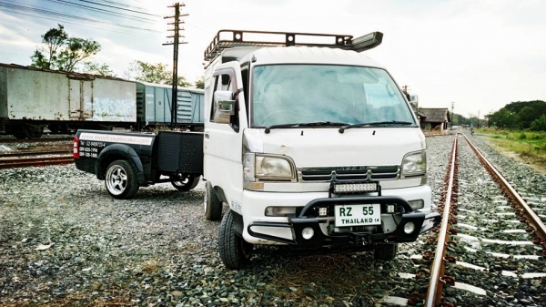 ขายครับ 48000บาท อย่างหล่อ ปลั๊กไฟครบ ล้อแม็ก17x9" มีกล่องเก็บของด้านหน้า หัวบอล 2" รถเก๋งลากได้ครับ 083 5996979 ขายครับ 48000บาท อย่างหล่อ ปลั๊กไฟครบ ล้อแม็ก17x9" มีกล่องเก็บของด้านหน้า หัวบอล 2" รถเก๋งลากได้ครับ 083 5996979