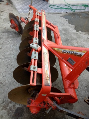 คูโบต้า L4708SP 4 WD รถเกรด A ใบมีดดันหน้าช้าง ผานหลังช้าง ปี 2558 ทำงาน 587 ชั่วโมง