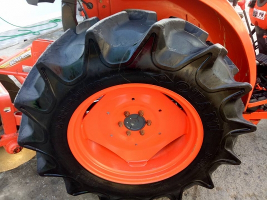 คูโบต้า L4708SP 4 WD รถเกรด A ใบมีดดันหน้าช้าง ผานหลังช้าง ปี 2558 ทำงาน 587 ชั่วโมง