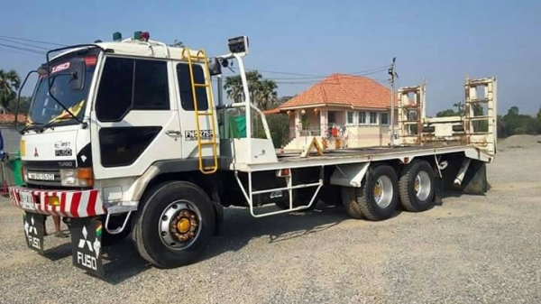 ขายหางลากรถเกี่ยว บันไดไฮโดรลิค สภาพพร้อมใช้งาน 083-9628875