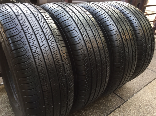 ยาง Michelin 265 70 16 ปี13 ดอกเต็ม ไม่มีปะ ราคาไม่แพง