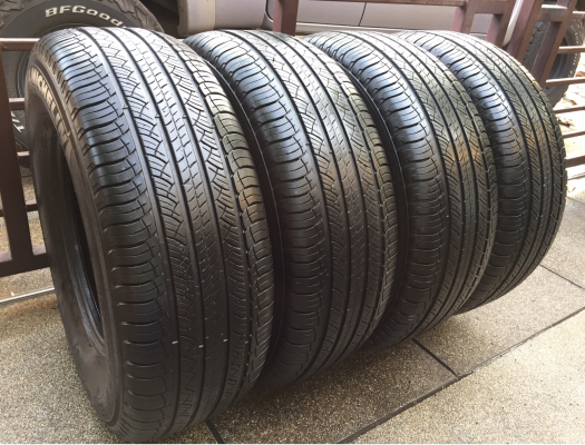 ยาง Michelin 265 70 16 ปี13 ดอกเต็ม ไม่มีปะ ราคาไม่แพง