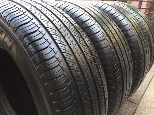 ยาง Michelin 265 70 16 ปี13 ดอกเต็ม ไม่มีปะ ราคาไม่แพง