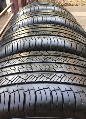 ยาง Michelin 265 70 16 ปี13 ดอกเต็ม ไม่มีปะ ราคาไม่แพง