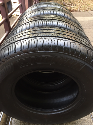 ยาง Michelin 265 70 16 ปี13 ดอกเต็ม ไม่มีปะ ราคาไม่แพง