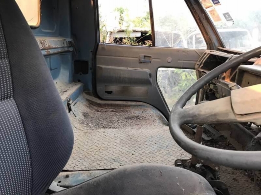 ISUZU NPR59LU5M รถห้าง 165,000 บาท ปี 36 เครื่อง 4BD1-115 แรง  ขายตามสภาพ เอกสารเล่มภาษีขาด 3 ปี