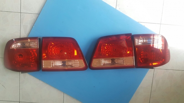 ไฟท้าย fortunerโฉมแรก