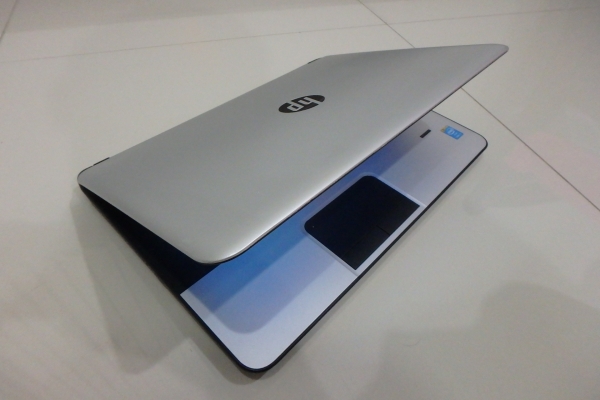 โน๊ตบุ๊ค hp Core i3-4010U Ram4G HDD500GB การ์ดจอ HD8670M มีที่ชาร์ท กระเป๋า ปกติทุกอย่าง