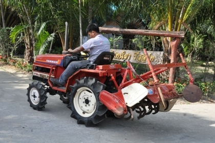 ขายรถไถYANMAR F15D 15แรง ขับ4ล้อ พร้อมโรตารี่หลัง สภาพสวยเดิมญี่ปุ่นไม่เคยใช้ในไทย 85,000 เท่านั้น!! ขายรถไถYANMAR F15D 15แรง ขับ4ล้อ พร้อมโรตารี่หลัง สภาพสวยเดิมญี่ปุ่นไม่เคยใช้ในไทย 85,000 เท่านั้น!!