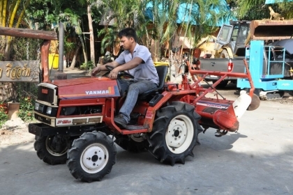 ขายรถไถYANMAR F15D 15แรง ขับ4ล้อ พร้อมโรตารี่หลัง สภาพสวยเดิมญี่ปุ่นไม่เคยใช้ในไทย 85,000 เท่านั้น!! ขายรถไถYANMAR F15D 15แรง ขับ4ล้อ พร้อมโรตารี่หลัง สภาพสวยเดิมญี่ปุ่นไม่เคยใช้ในไทย 85,000 เท่านั้น!!