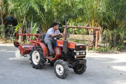 ขายรถไถYANMAR F15D 15แรง ขับ4ล้อ พร้อมโรตารี่หลัง สภาพสวยเดิมญี่ปุ่นไม่เคยใช้ในไทย 85,000 เท่านั้น!! ขายรถไถYANMAR F15D 15แรง ขับ4ล้อ พร้อมโรตารี่หลัง สภาพสวยเดิมญี่ปุ่นไม่เคยใช้ในไทย 85,000 เท่านั้น!!