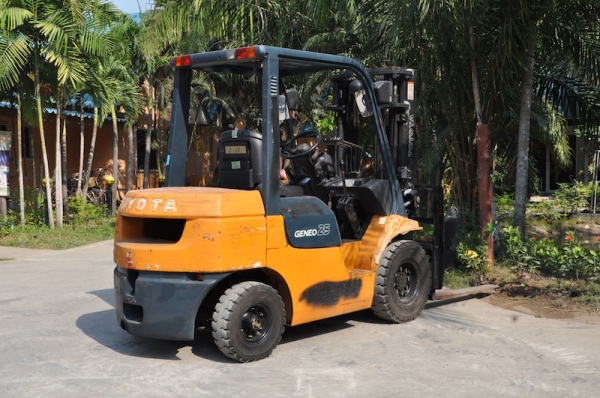 ขายFORKLIFT TOTOTA รุ่น7FG25(2.5ตัน) สวยเดิมจากญี่ปุ่น ยังไม่เคยใช้ในไทย 185,000เท่านั้น!!