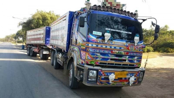ขาย 2,680,000 ISUZU 360 ปี 57 วิ่ง 200,000 กม. แม่ลูกดั้ม(อู่ ส.สุรศักดิ์)แม่ยาว 6.40 ม.ลูก 3 คาน  ยาว 6.80 ม.กว้าง 2.55 นอกสูง 1.70 ม.