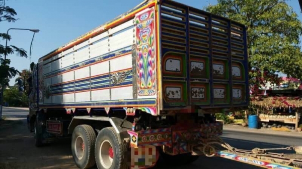 ขาย 2,680,000 ISUZU 360 ปี 57 วิ่ง 200,000 กม. แม่ลูกดั้ม(อู่ ส.สุรศักดิ์)แม่ยาว 6.40 ม.ลูก 3 คาน  ยาว 6.80 ม.กว้าง 2.55 นอกสูง 1.70 ม.