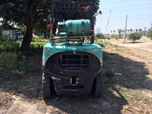 ขายฟอร์คลิฟต์ สนใจติดต่อคุณตี๋ 0819830645