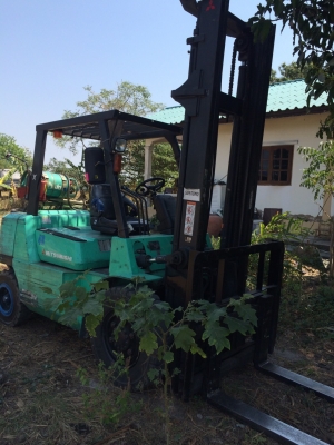 ขายฟอร์คลิฟต์ สนใจติดต่อคุณตี๋ 0819830645