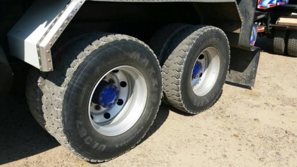 ขาย 2,680,000 ISUZU 360 ปี 57 วิ่ง 200,000 กม. แม่ลูกดั้ม(อู่ ส.สุพัตร์)แม่ยาว 6.40 ม.ลูก 3 คาน  ยาว 6.80 ม.กว้าง 2.55 นอกสูง 1.70 ม.
