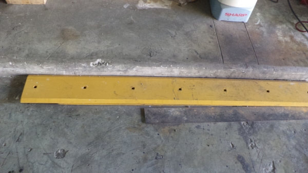 ใบมีดรถตักคุณภาพ wa400-300-200-100 มีจำหน่ายครับ