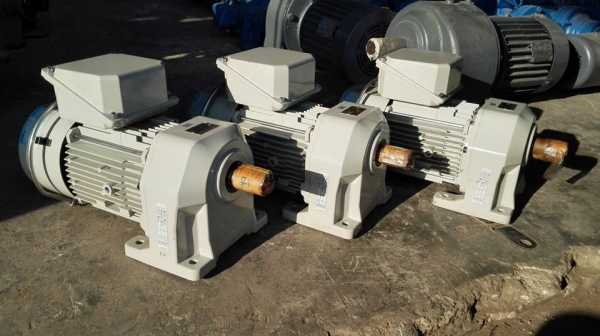 ** SOLD ** มอเตอร์เกียร์ Sumitomo 1 HP ทด 1:5 (290rpm) มีเบรค ไฟ 380V รุ่นใหม่ล่าสุดเป็นของใหม่ 100\% ไม่เคยใช้งาน