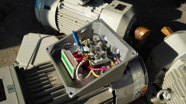 ** SOLD ** มอเตอร์เกียร์ Sumitomo 1 HP ทด 1:5 (290rpm) มีเบรค ไฟ 380V รุ่นใหม่ล่าสุดเป็นของใหม่ 100\% ไม่เคยใช้งาน