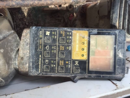 KOMATSU PC200-5 ไฟฟ้าครบ 495,000 บาท เครื่องดี ปั้มดี โช่หนา เอวขยับ ช่วงล่างเต็ม แอร์มี เอกสารเล่มทะเบียน