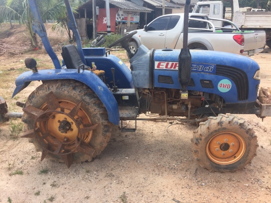 รถไถEURO28di 4WD...รถใช้งานอยู่ ใช้ลากถังน้ำเท่านั้น